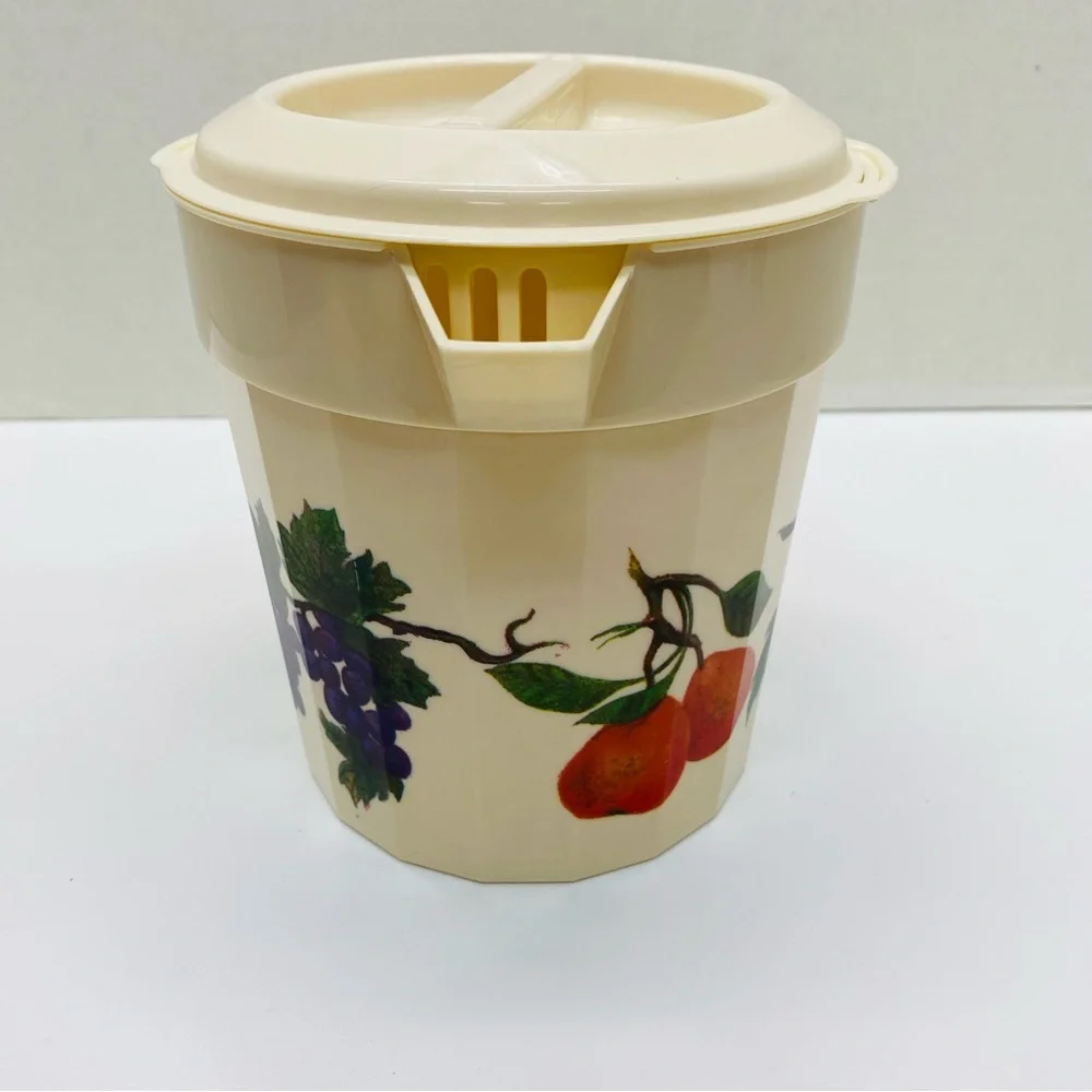 Packer Ware Fruit Themed Plastic Pitcher Locking Lid 48 ounce USA Cottagecore